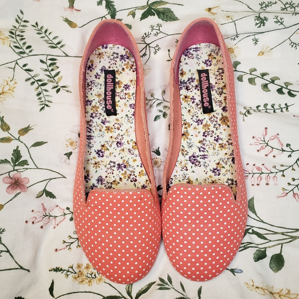 NIB Dollhouse Teenz Loafer Round Toe Flat in Coral with White Dot, Size 9